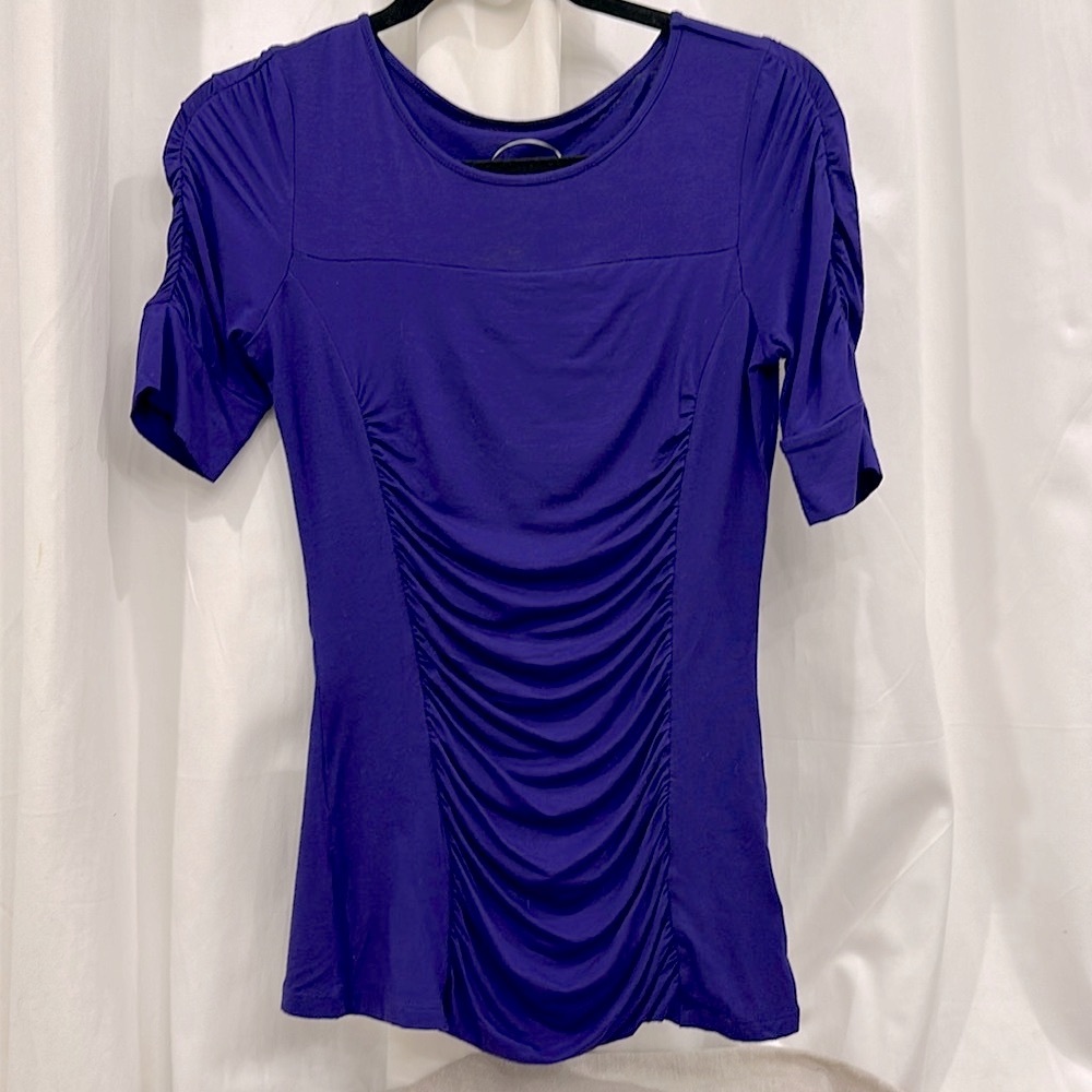 INC INTERNATIONAL CONCEPTS Short Sleeve Purple Top w Ruched Sleeves & Torso XS